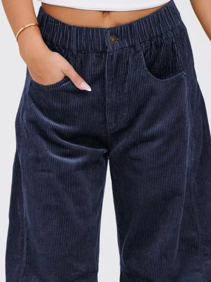 コーデュロイのワイドパンツ